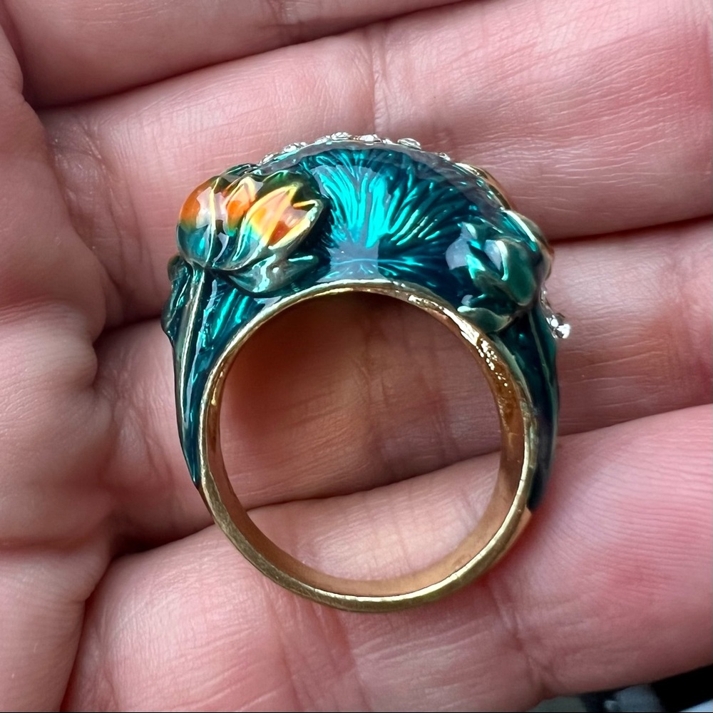 💰2/$45 NEW Teal lotus flower & rhinestones enamel domed gold ring - Picture 2 of 8